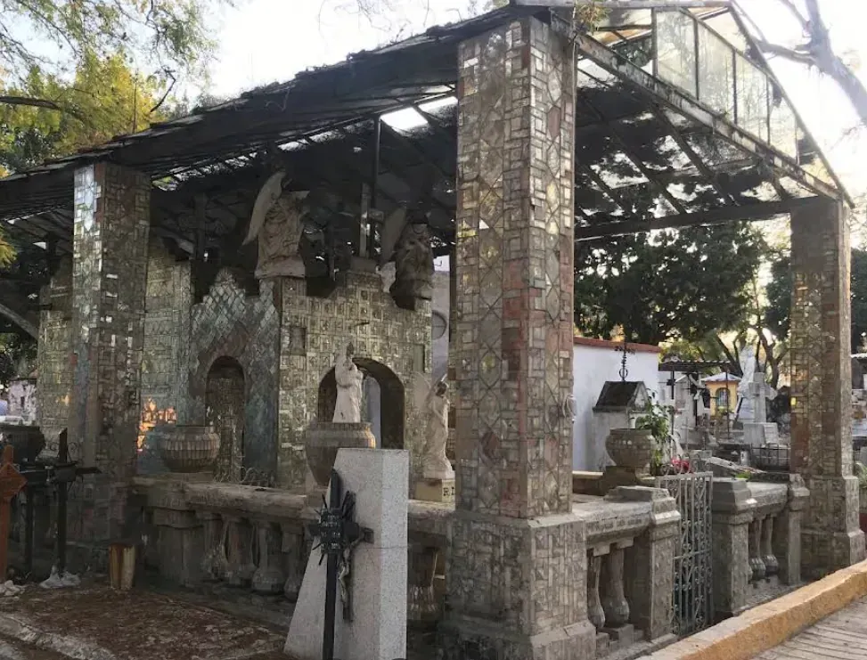 Panteón de la Leona